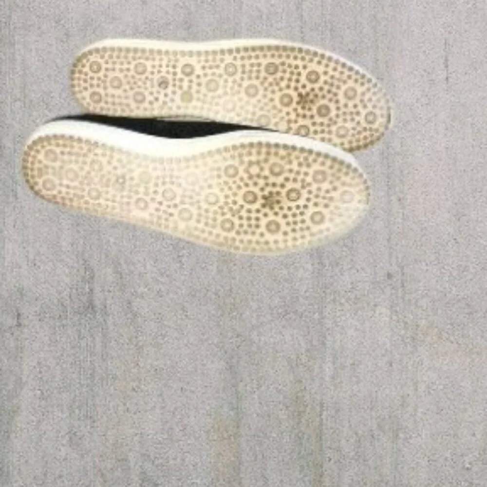 Tommy Bahama Navy Blue Embroidered Cut Outs Slip‎ on Casual Shoes in Size 7.5 - Picture 5 of 5